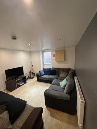 Property to rent in Meadow View, Hyde Park, Leeds, West Yorkshire