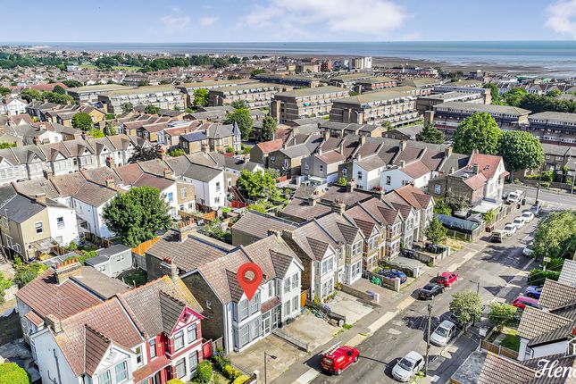 16, Honiton Road, Southend-on-sea photo 2