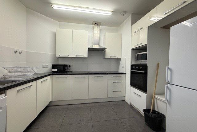 9B, Hyde Park Mansions, London photo 4