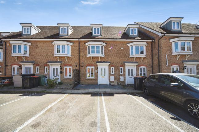 3-bed house on 18, Watling Gardens, Dunstable, £385,000