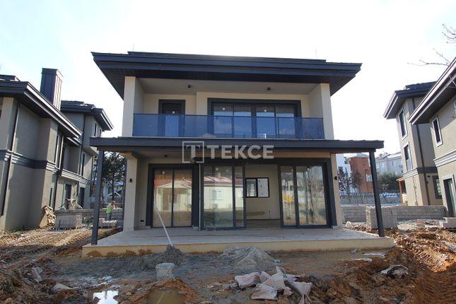 Semi-detached house for sale in Göktürk Merkez, Eyüpsultan, İstanbul, Türkiye