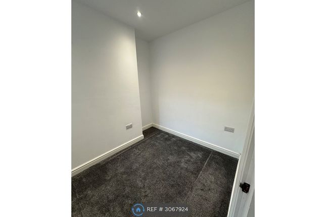 Flat, Madoc St, Llandudno photo 4
