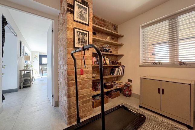 Study/Home Office