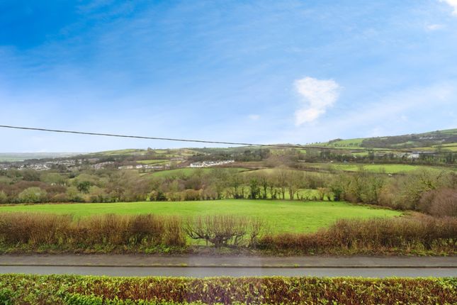60, Carmarthen Road, Pontarddulais photo 4