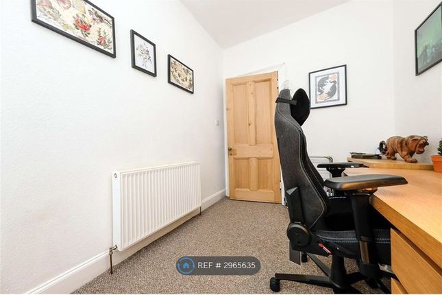 Flat, Belmont Road, Juniper Green photo 4