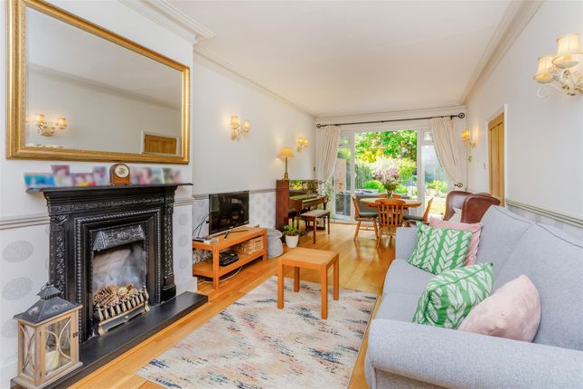 3, Northcroft Villas, Englefield Green photo 4