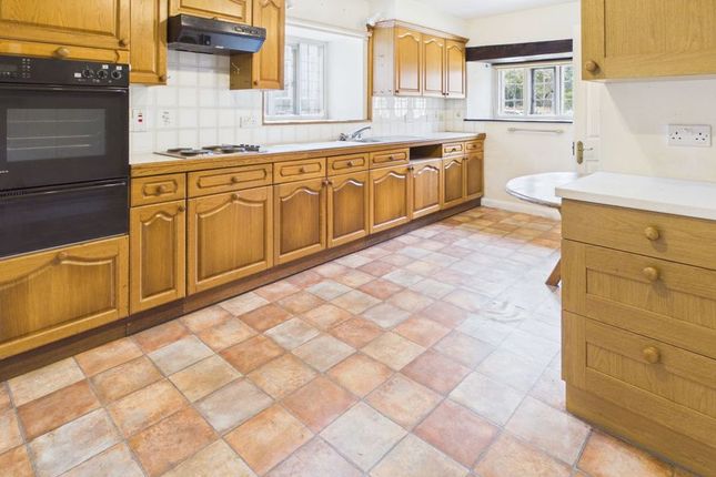 6, Hayes End Manor, South Petherton photo 3