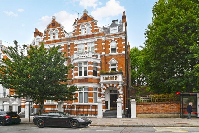 Flat for sale in Hall Road, St John's Wood, London NW8