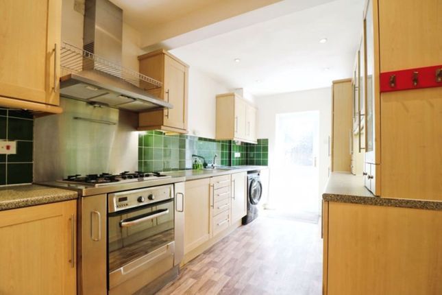 180 Langley Road, SLOUGH photo 3
