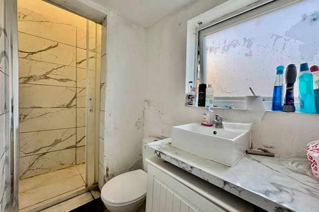 9, Stockwood Crescent, Luton photo 5