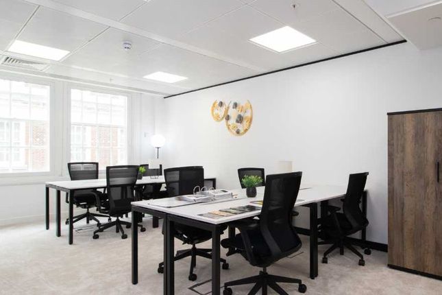 Office to let in North Row, London