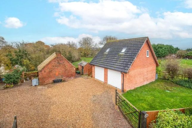 Detached house to rent in Long Lane, Telford, Shropshire
