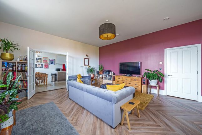 Flat for sale in Blewbury Court, Cholsey