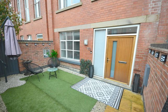 Town house for sale in Cowper Street, Leicester