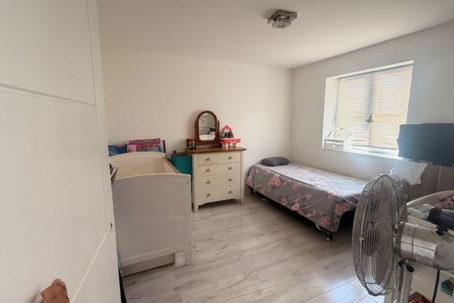 Manor Road, Dagenham photo 4