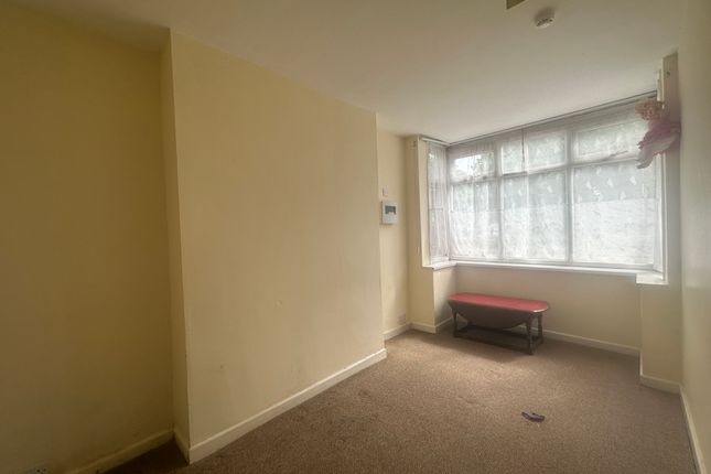 370, Gipsy Lane, Leicester photo 4
