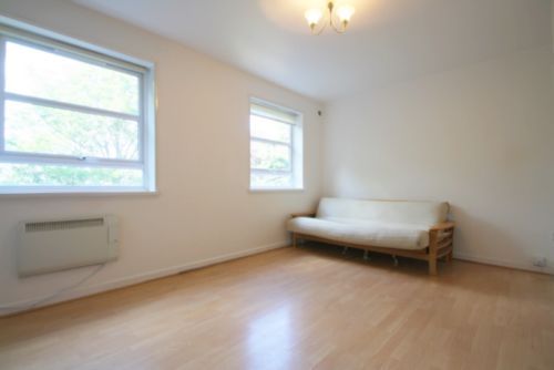 Studio to rent in Wren View, Hornsey Lane, Highgate