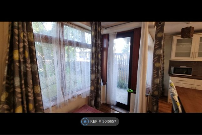 Rawsthorne Court, Staines Road, Hounslow photo 5