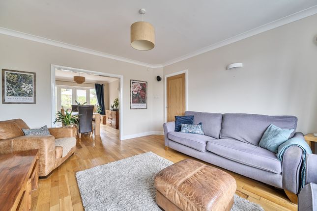 59 Hempstead Road, Kings Langley photo 2