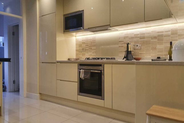 130 Clarence Gate Gardens, Glentworth Street, London photo 2