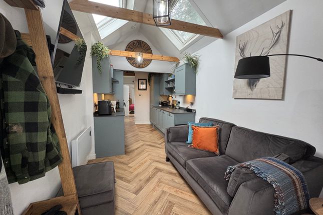 Fireside Cottage, The Close, Ringwood photo 3