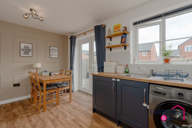 8 Lapwing Close, Burnley photo 4