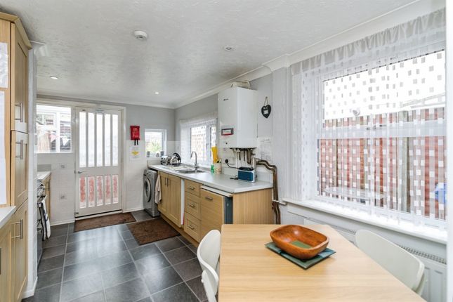 68, Beaconsfield Road, Lowestoft photo 4