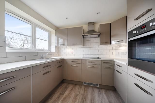 Apartment 32 Chiltern Lodge, Princes Risborough photo 4
