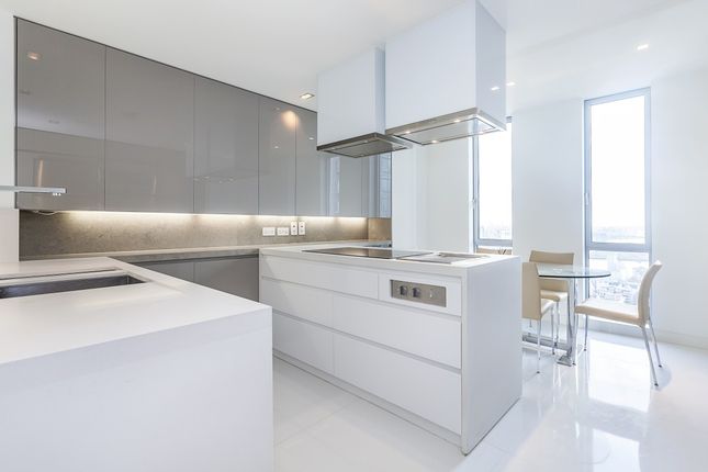 Flat for sale in 1 Pan Peninsula West, Canary Wharf, London, London E14
