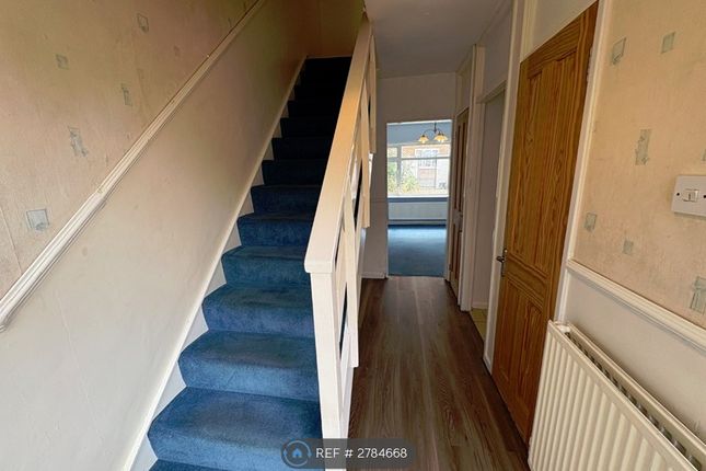 Oak Bank, New Addington, Croydon photo 2