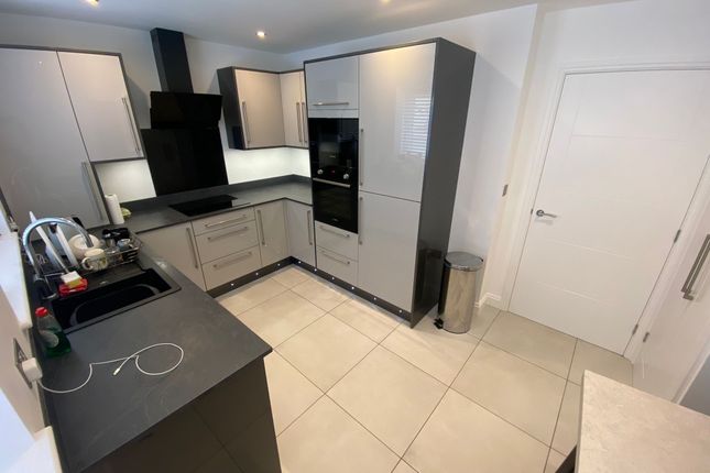 22a, Winds Point, STOURBRIDGE photo 2