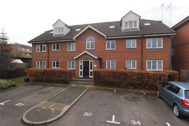 Flat to rent in Gade Close, Rickmansworth Road, Watford, Hertfordshire