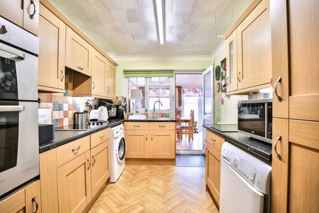 18 Orchard Close, Norwich photo 2