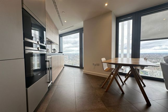 Flat to rent in Chronicle Tower, London, City Road, Angel