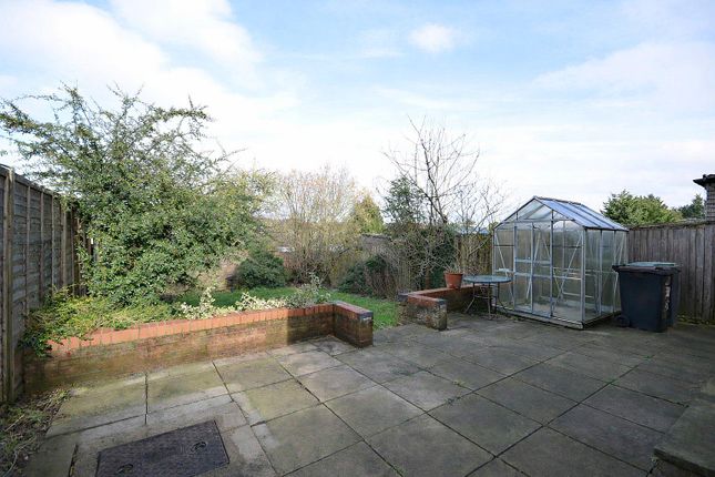 25, Cherry Walk, Raunds photo 2