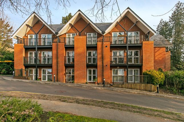 Flat to rent in Argyll Court St Cross, Winchester