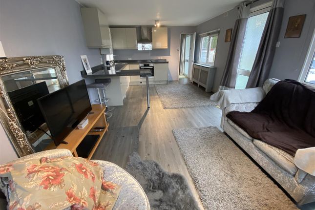 29 First Avenue, Galley Hill, Waltham Abbey photo 3