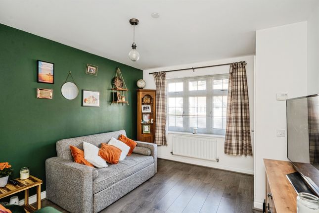 20, Clos Gelli Wen, SWANSEA photo 2