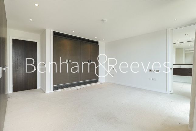 Flat 6, Chelsea Wharf, 15, Lots Road, London photo 3