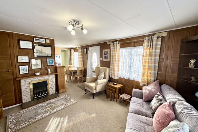 7, Severn Bridge Park Homes, Chepstow photo 2