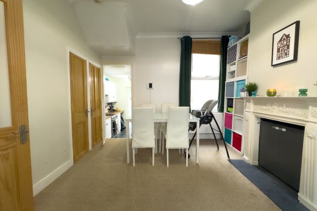 125 Flaxton Road, Plumstead, London photo 3