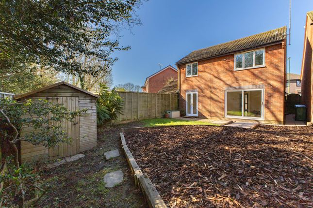 70, Camelot Close, Horsham photo 2