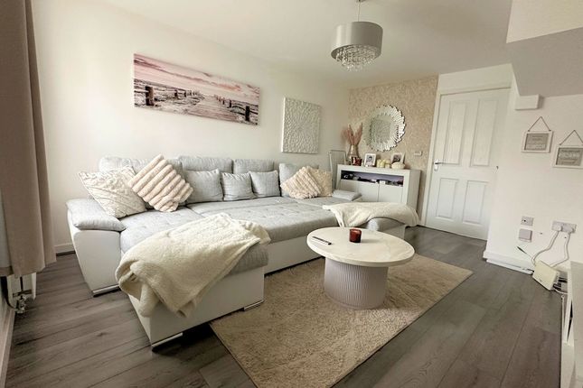 21, Southfields, Fareham photo 2