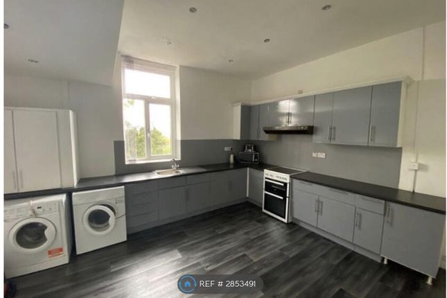 Room, Huddersfield Road, Austerlands, Oldham photo 5
