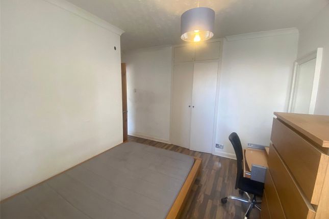Room 4, 15 Scoulding Hse,, Mellish Street, London photo 2