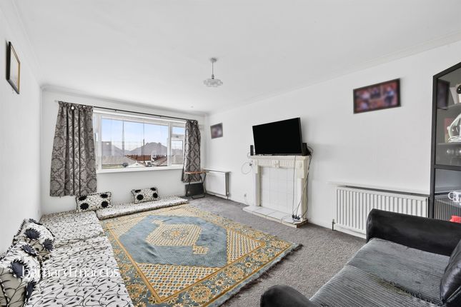 2, Rushey Close, New Malden photo 2