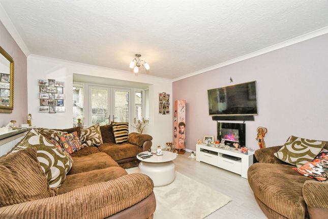 86, Sevenfields, SWINDON photo 2