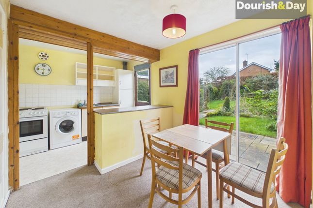 36 Moathouse Drive, Stafford photo 4