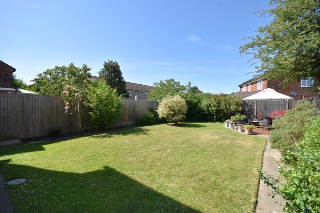 4, Cartersmead Close, Surrey photo 3