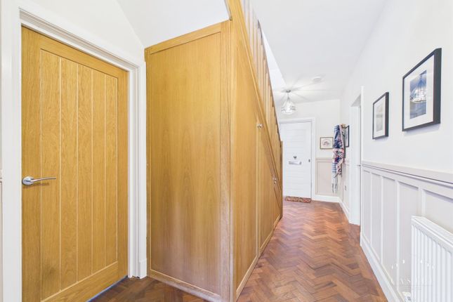 15, Hill Rise, Burbage photo 4
